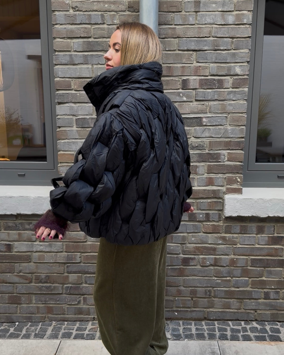 Pufferjacke 'Ge1flochten' schwarz