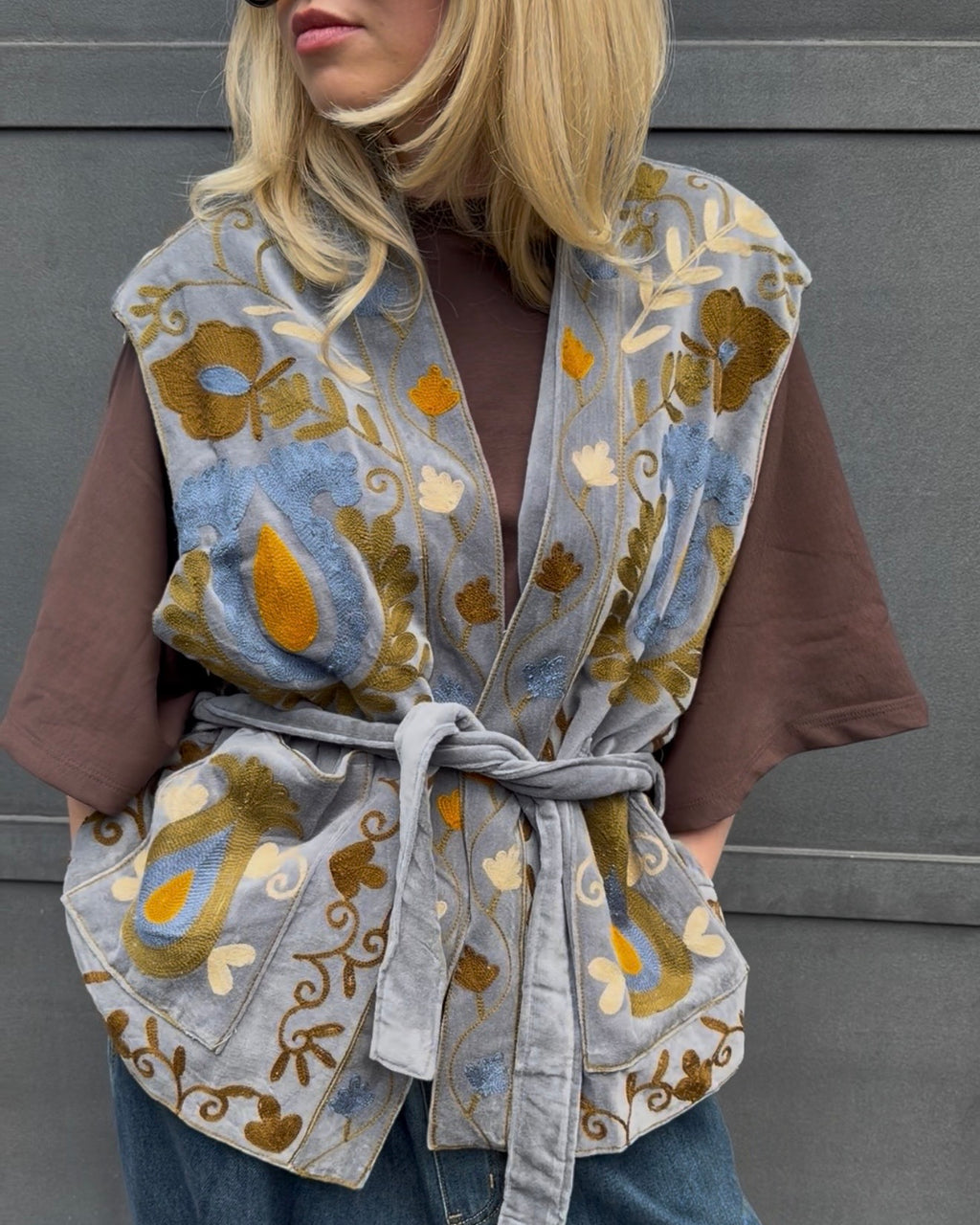 Samtweste 'Paisley' grau