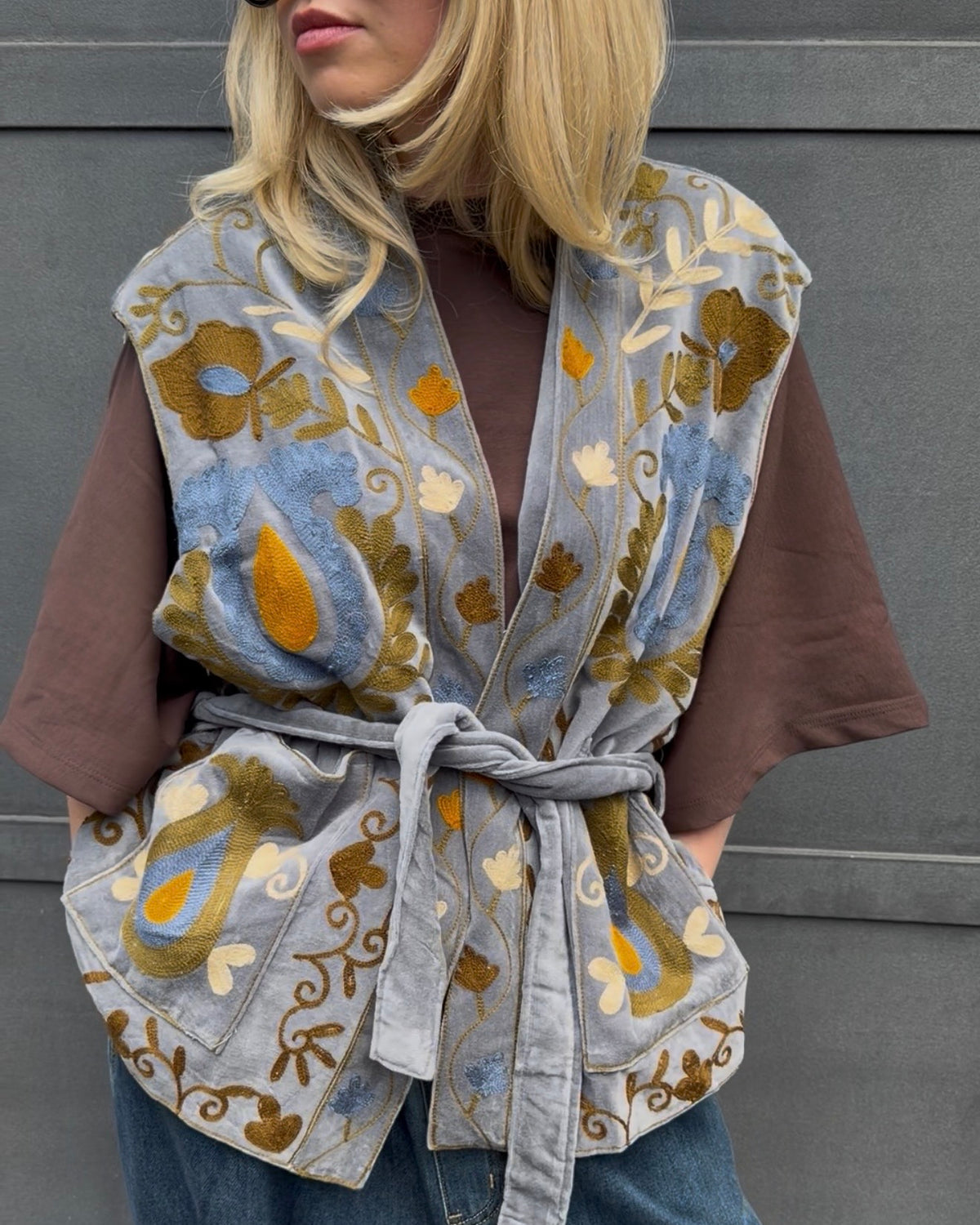 Samtweste 'Paisley' grau