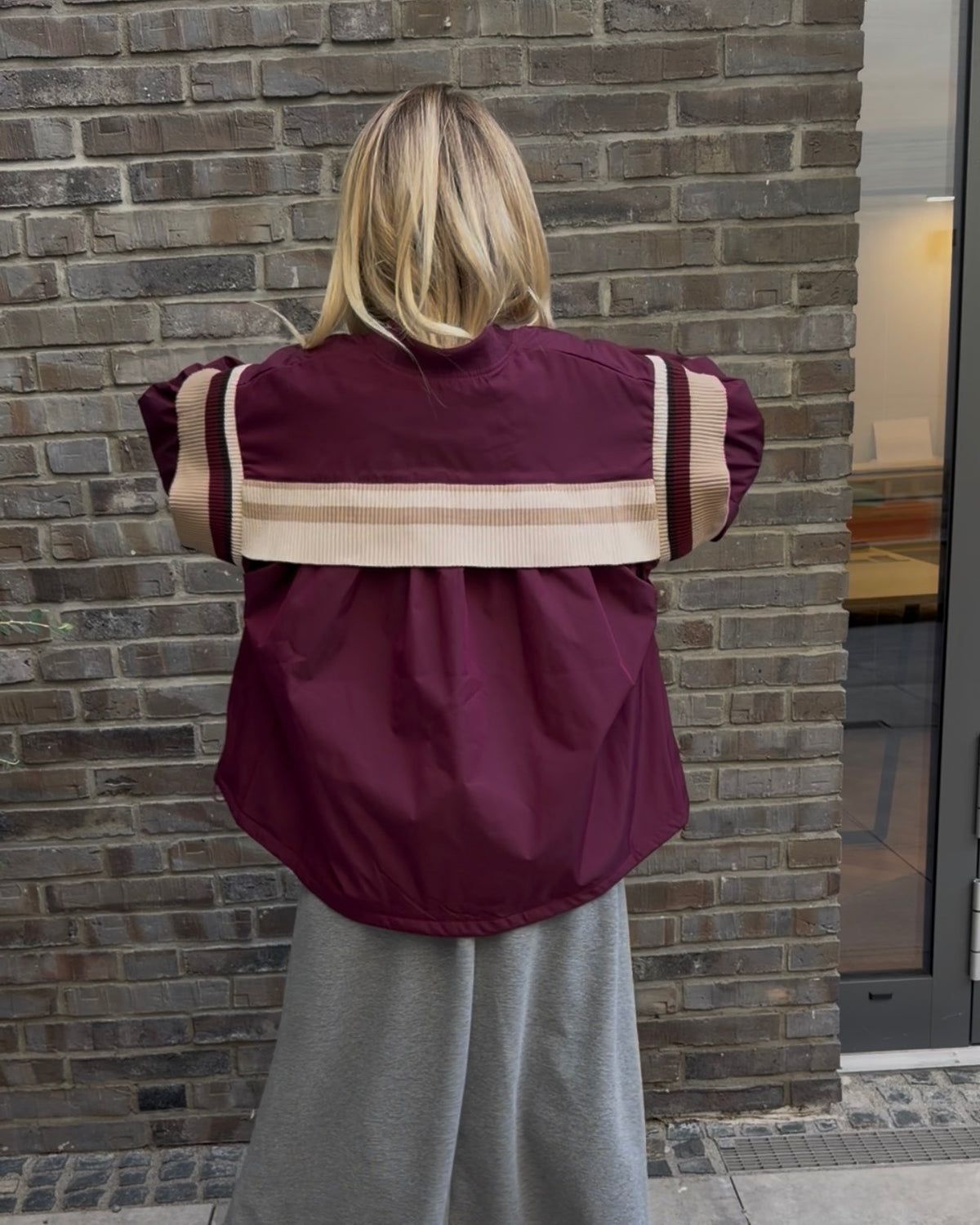 Bomberjacke mit Strick-Details bordeaux