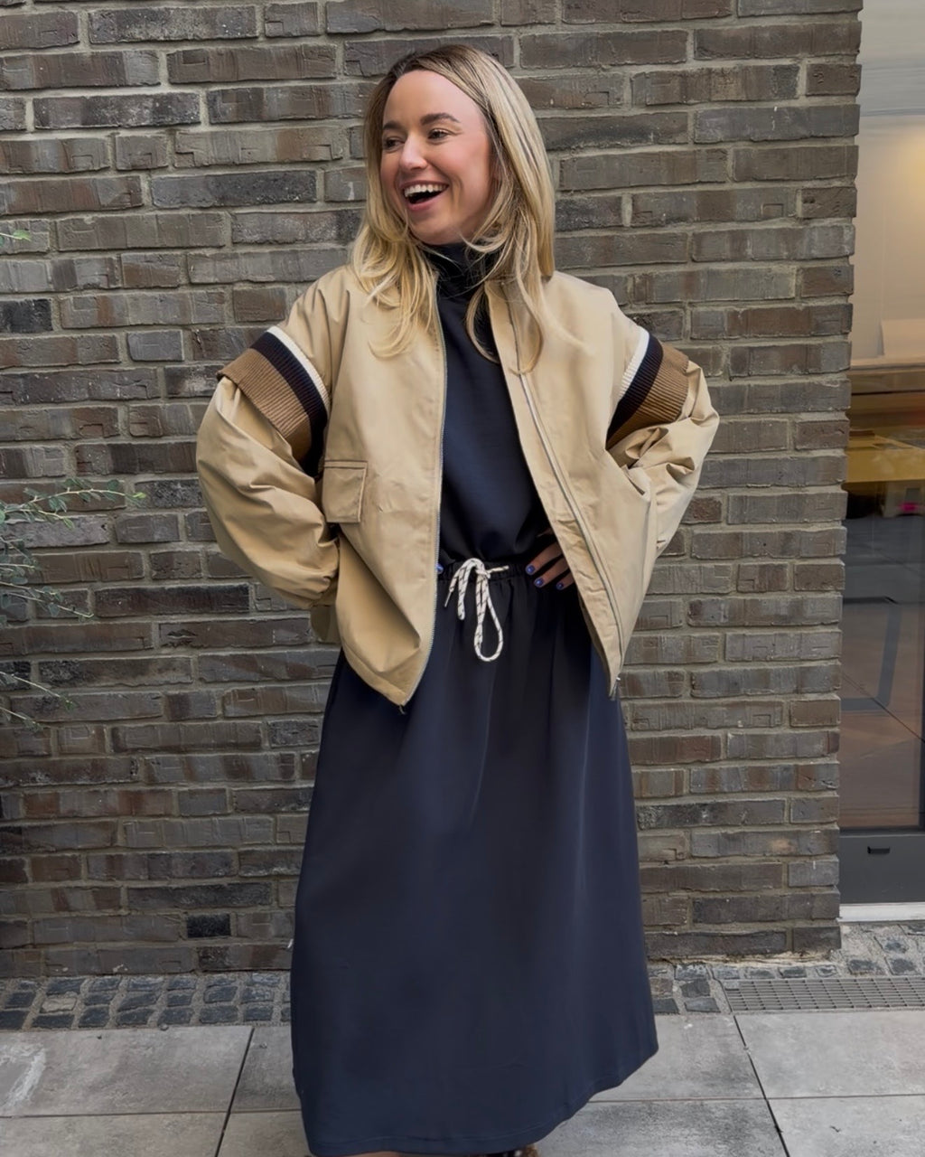 Bomberjacke mit Strick-Details beige